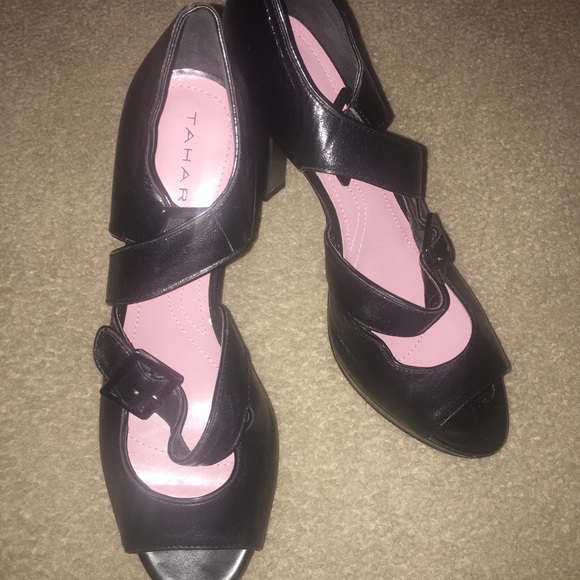 Tahari black peep toe strap heels - Picture 2 of 4